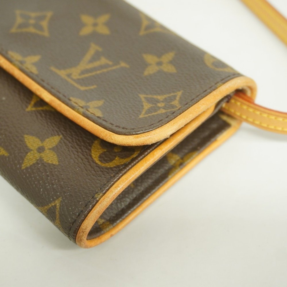 LOUIS VUITTON Brown Monogram Shoulder Bag - Picture 6 of 11